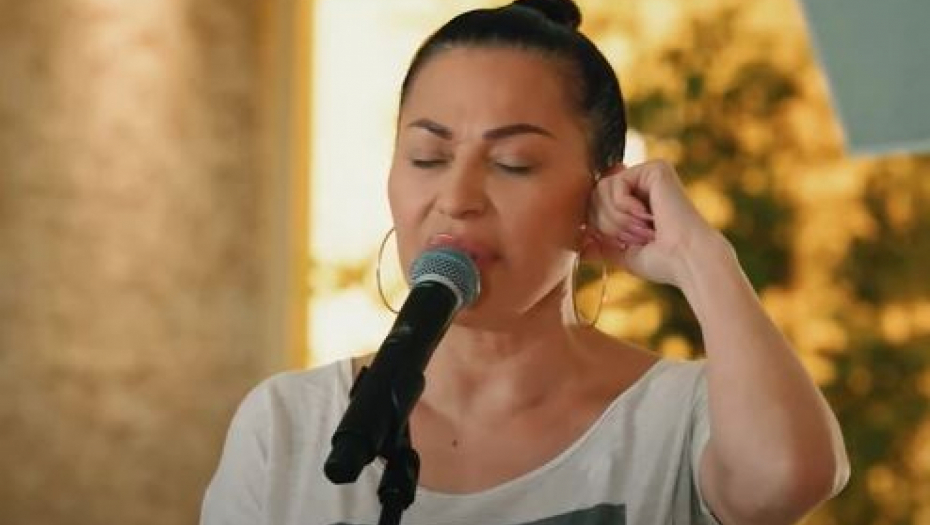 HIT PRIZOR Ceca Ražnatović zapevala najveće hitove, usred probe mikrofon uzeo mali Željko!