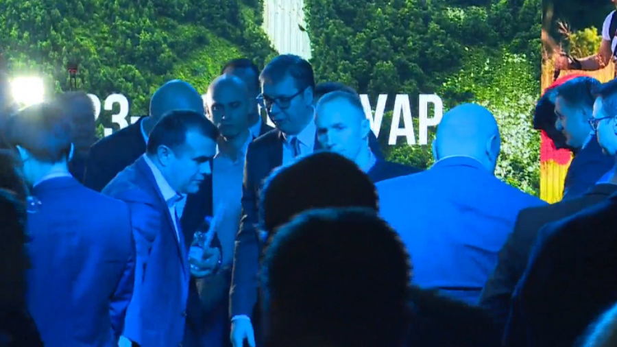 VUČIĆ NA BEOGRADSKOM SAJMU Predsednik prisustvuje otvaranju Međunarodnog sajma turizma (VIDEO)