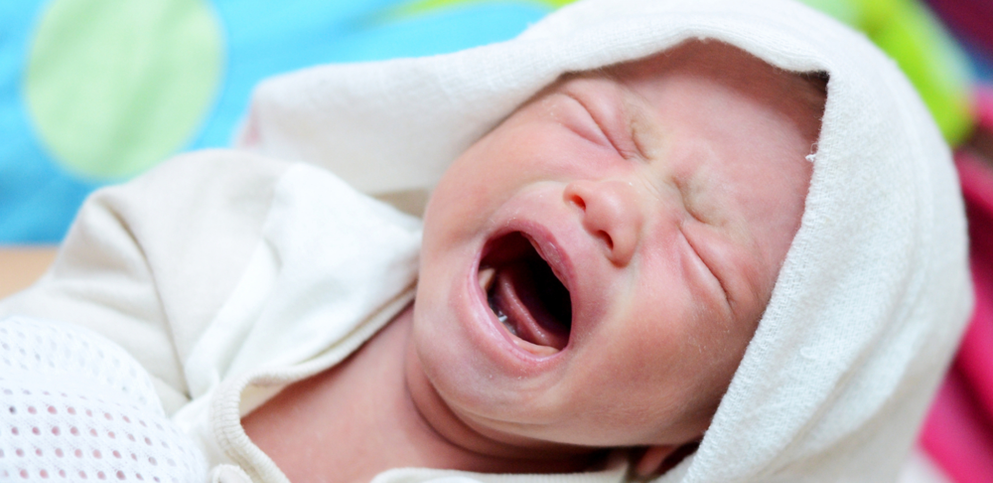 BEBA DOŠLA NA SVET UZ DIZEL I BENZIN! Devojčica iznenadila i roditelje i radnike na pumpi