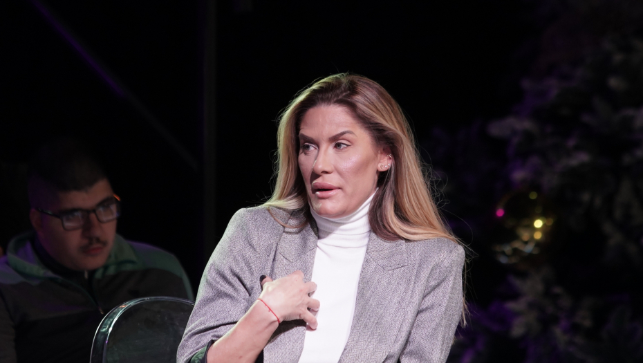 ZAPALILA BI OVU FOTOGRAFIJU  Još jedno šok izdanje Ane Ćurčić bez filera, botoksa i silikonskih usana!