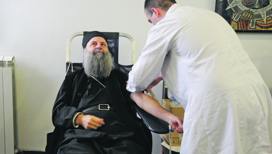 DOBROVOLJNO DAVANJE KRVI Nekome naša kap krvi znači spasenje, kaže patrijarh Porfirije