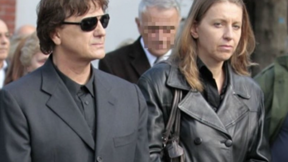 PEVAČ NEMOĆAN Supruga Zdravka Čolića prelomila i donela neočekivanu odluku, on zanemeo od šoka, ćerke ga molile jedno!