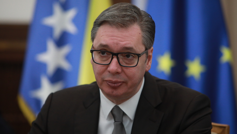 UDRUŽILO SE KUSO I REPATO PROTIV VUČIĆA Predsednik bije bitku za Srbiju: Nema kapitulacije!
