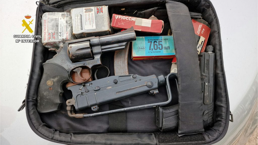 ŠPANSKA POLICIJA RAZBILA POZNATU NARKO-BANDU Srpski begunac glumio policajca i dilovao drogu!