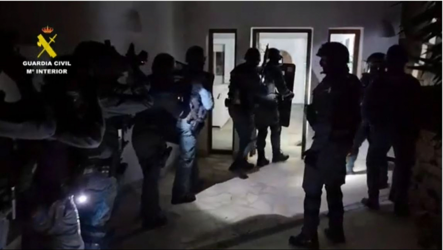 ŠPANSKA POLICIJA RAZBILA POZNATU NARKO-BANDU Srpski begunac glumio policajca i dilovao drogu!