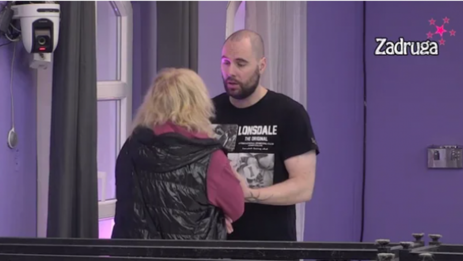 ZVEZDAN SA SVE NAČINE POKUŠAVA DA IZVUČE INFORMACIJE OD ZORICE  I Slavnić ima keca u rukavu "Mogu i ja mnogo loših stvari da iznesem o Ani"