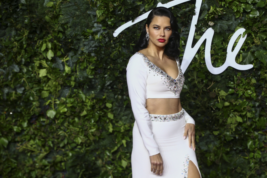 AUH Bivša srpska snajka zaprepastila izgledom: Šta uradi, crni anđele?