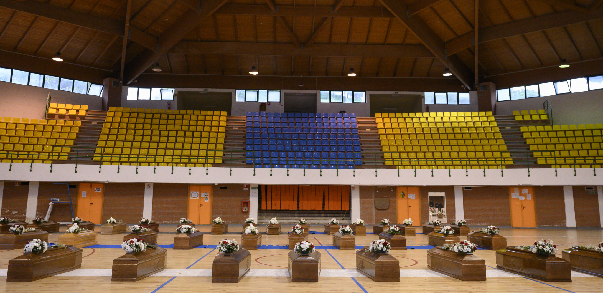 UHAPŠENA TROJICA OSUMNJIČENIH: Za vožnju broda sa migrantima za Italiju (FOTO)