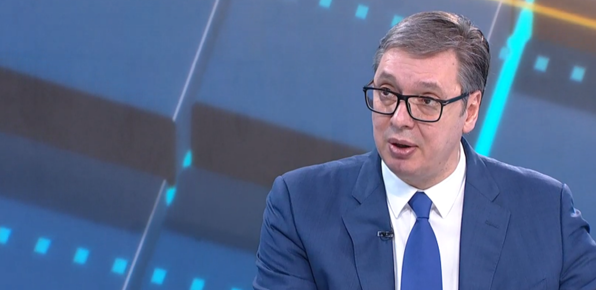 VUČIĆ "Očekujemo da do 2025. prosečna plata bude 1.000 evra"
