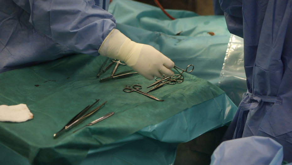 ČUDO Srbija jedina zemlja posle SAD u kojoj je obavljena transplantacija reproduktivnih organa: Sestra sestri dala jajnik!