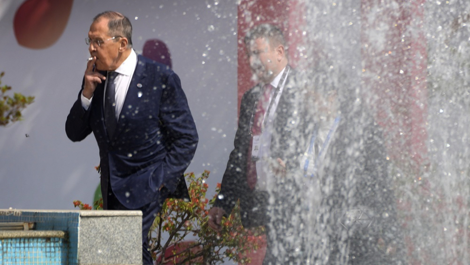 "ZAHVALITE SE AMERICI!" Lavrov brutalno odgovorio Evropi!