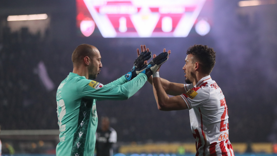 TUČA, PREKIDI, CRVENI KARTON I SLAVLJE CRVENO-BELIH Zvezda golom Argentinca savladala Partizan u 169. "večitom derbiju" i otišla na "plus 16" (VIDEO)