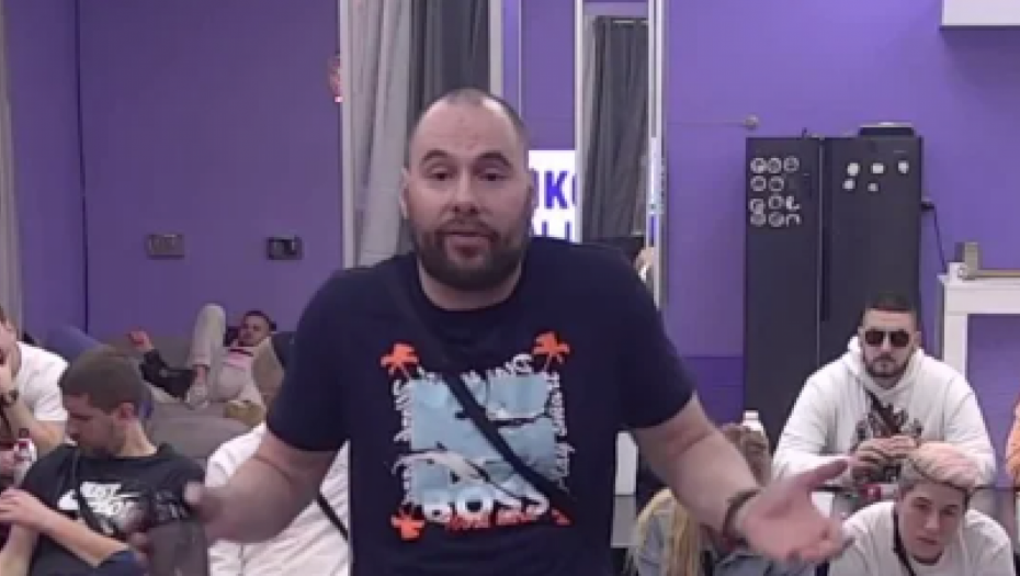 ZVEZDAN DOKRAJČIO ANĐELU, A ONDA MUVAO DRUGU ZADRUGARKU Bez blama komentarisao njene intimne delove, Đuričićeva će propasti u zemlju (VIDEO)