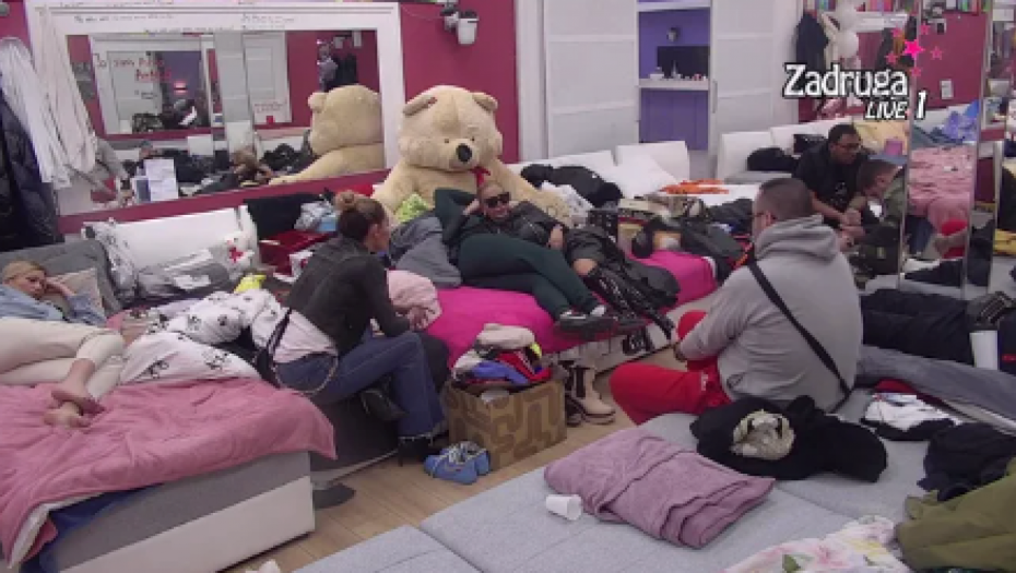 REKAO JE DA ME JE ACA TUKAO? Ana van sebe nakon onoga što je Zvezdan izneo, poslala Buliću poruku da se oglasi