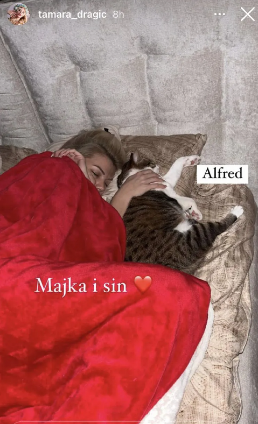 SLIKA KOJA JE ODUŠEVILA SVE Napokon otkriveno s kim Tamara Dragić deli postelju (FOTO)