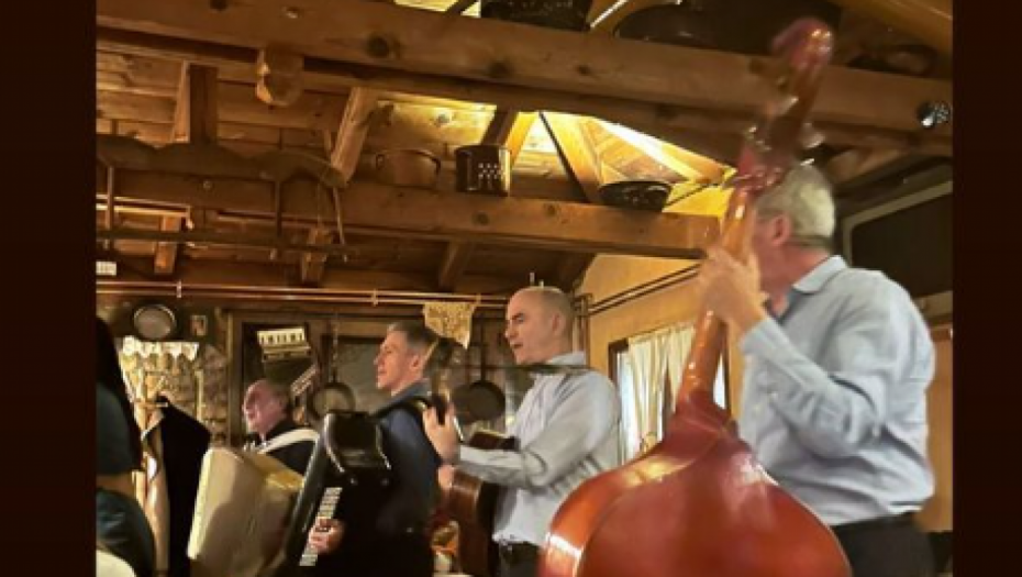 Dragana Mićalović proslavila 32. rođendan