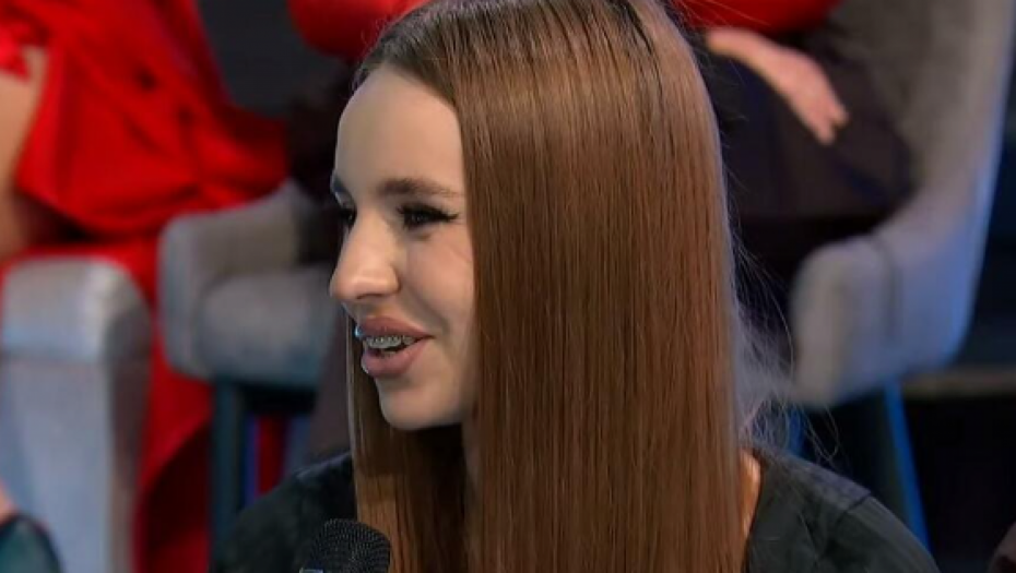 NJENO MEĐUNOŽJE JE DANIMA GLAVNA TEMA Naša influenserka objavila šokantan snimak, sve se vidi, fanovi joj okreću leđa!