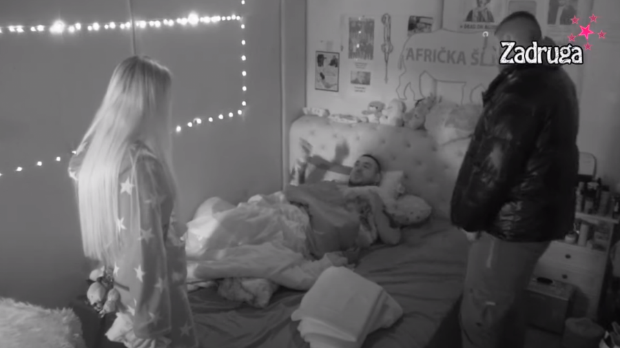 CAR RASKINUO SA ALEKSANDROM! 