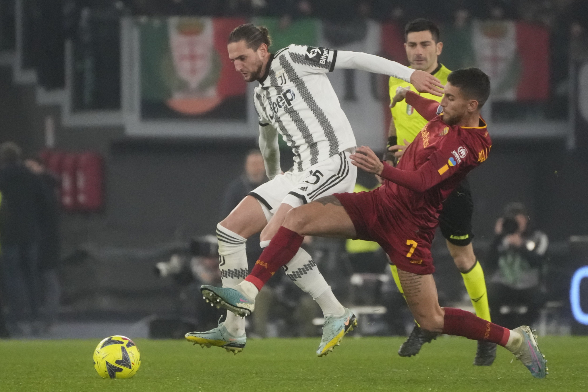 BOMBA MANSINIJA REŠILA DERBI Roma nokautirala Juventus, Kin dobio crveni karton za manje od 60 sekundi