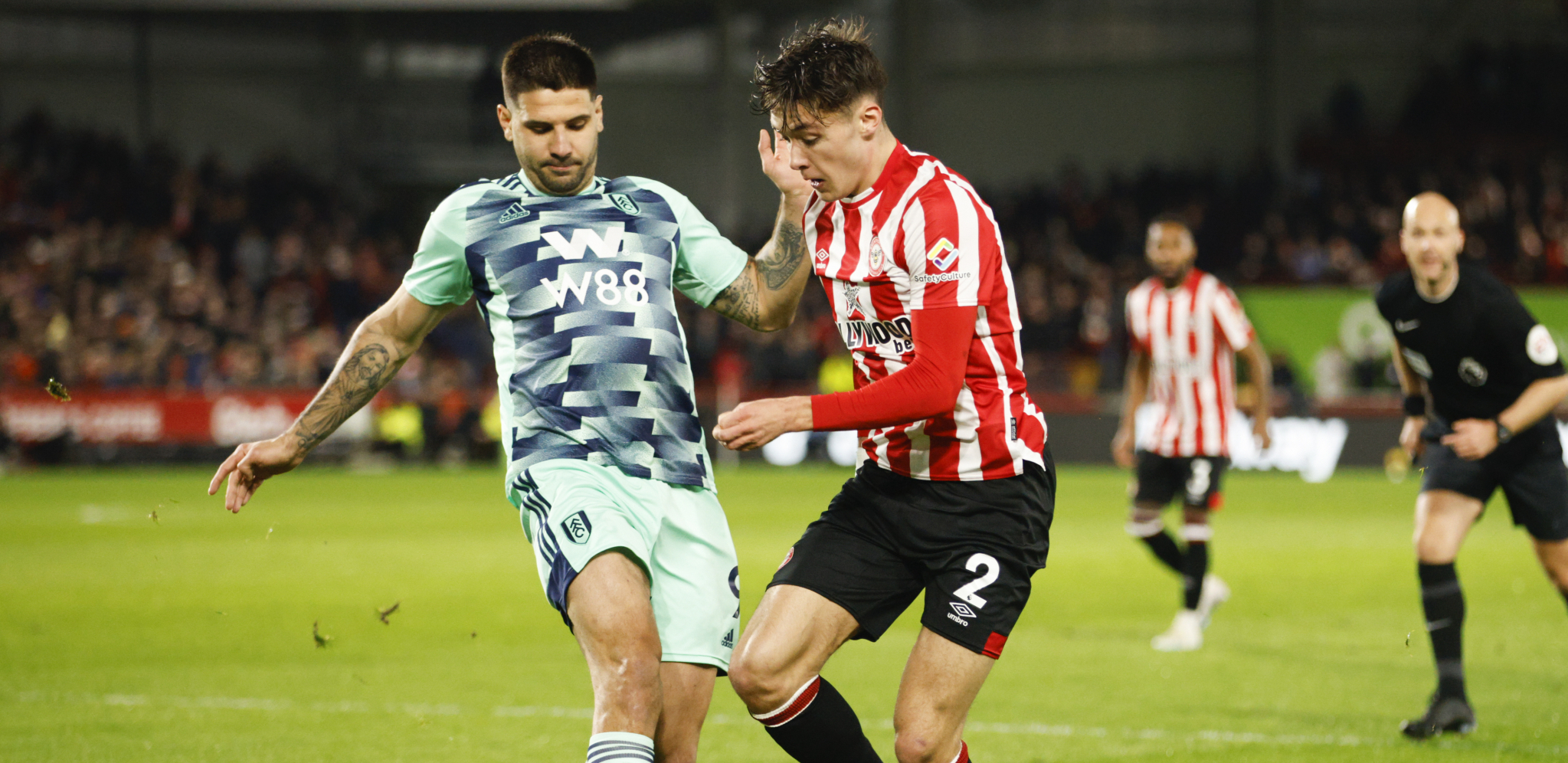 SRBI OSTALI "KRATKI" U VELIKOM DERBIJU Brentford se revanširao Fulamu, Mitrović i Lukić bez pobede