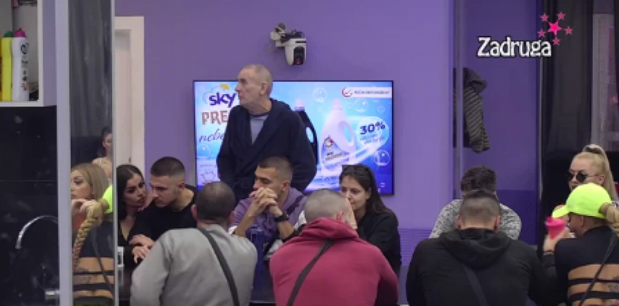 ZADRUGAR RASTAVIO ZVEZDANA NA KOMADE Sasuo mu celu istinu u lice i stavio na stub srama, Slavnić propao u zemlju!