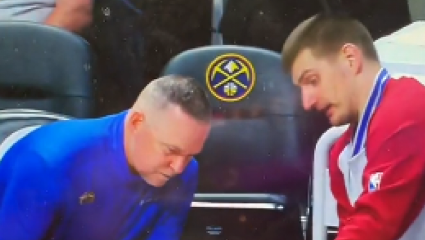 ŠTA TO RADI JOKIĆ? Treneru, dođi da ti objasnim kako da igramo - Srbinova hit scena (VIDEO)