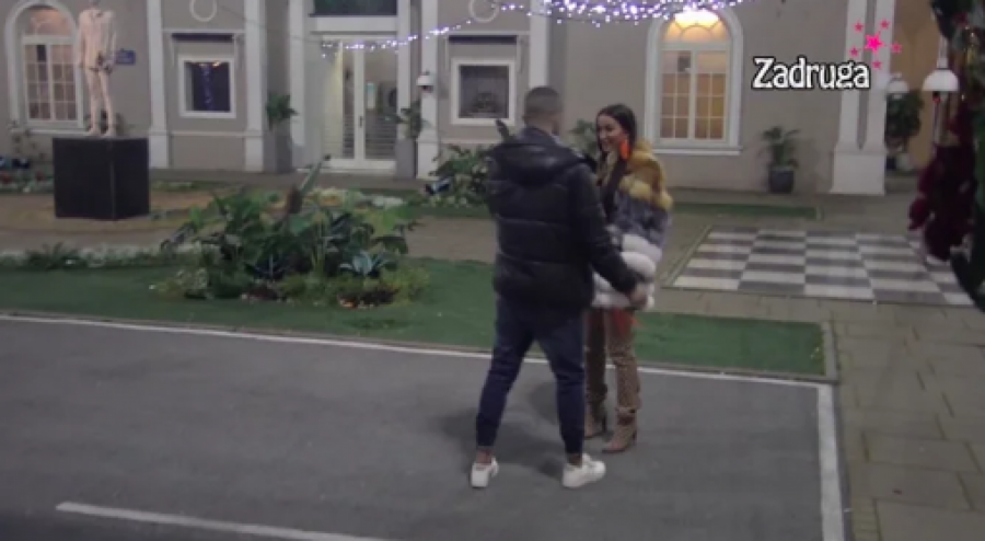 POČEO DA URLA NA SVE Bilal besan ka ris, saznao da se po Beloj kući priča da spopada Maju