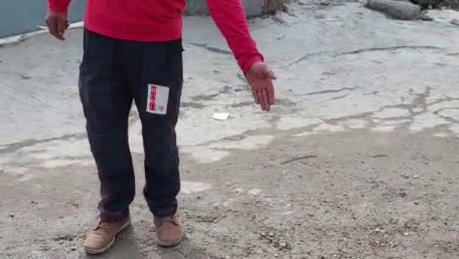 STRAVIČAN PRIZOR NA MESTU TRAGEDIJE "Ovde joj je kamion zgnječio glavu" (FOTO/VIDEO)