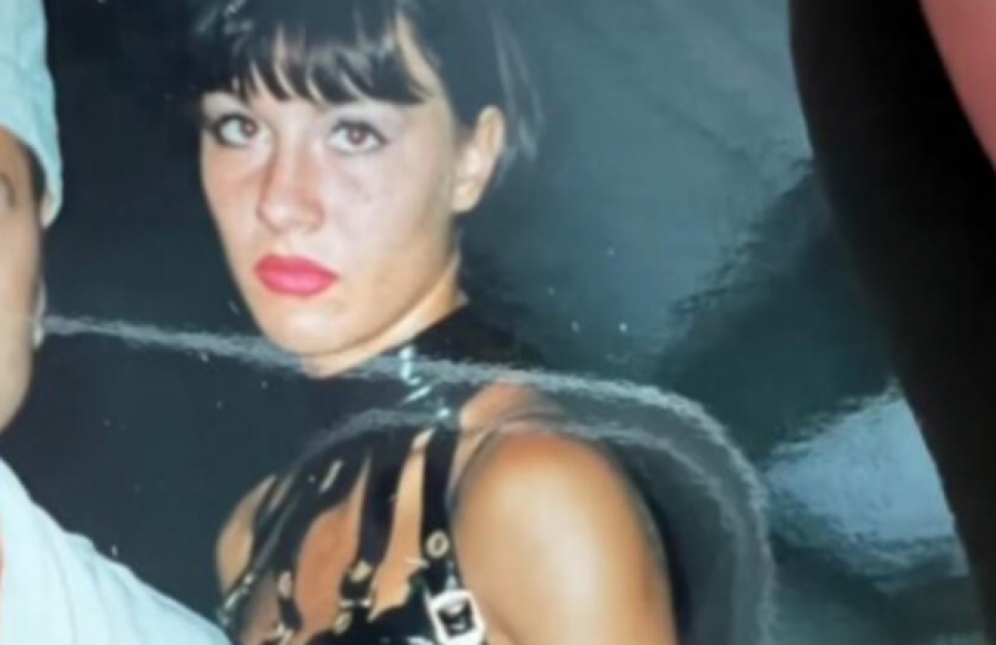 ŽIVELA JE U BEDI, OTAC JU JE OSTAVIO, A ONDA SE SVE PREOKRENULO Udala se za bogataša, a nema šanse da pogodite koja naša pevačica se nalazi na slici! (FOTO)