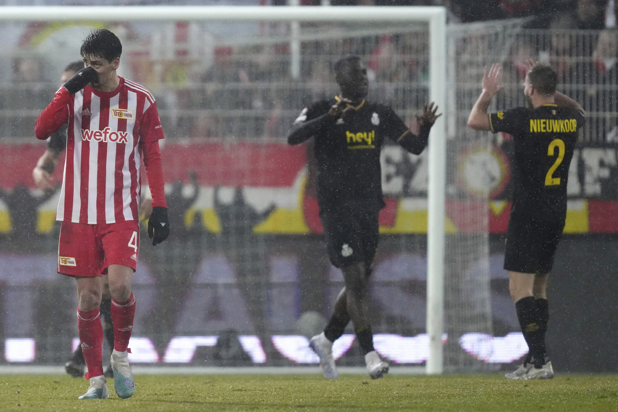 SPEKTAKLI U LISABONU I BERLINU Zvezdin rival nije mogao do iznenađenja, Roma već završila posao, šest golova u sudaru dva Uniona