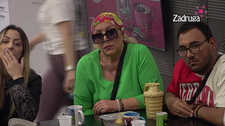 ZABOLA JOJ NOŽ U LEĐA Zorica Marković izdala Anu, ovakvo poniženje joj neće oprostiti, a sve zbog Anđele!