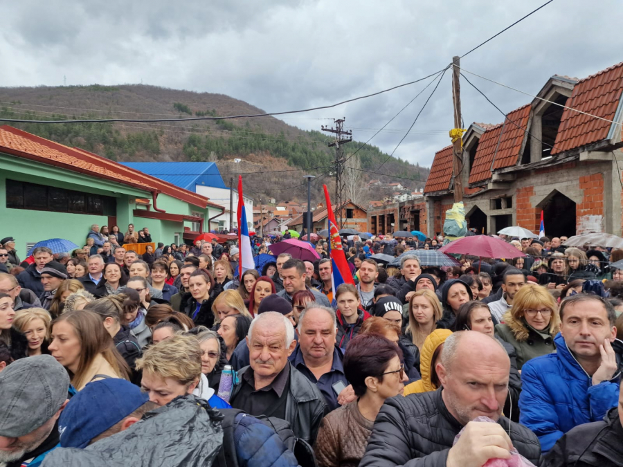 OVDE MORAMO DA ULOŽIMO OGROMAN NOVAC Vučić: U Srbiji je teško pronaći lepše mesto od Vlasine (FOTO/VIDEO)