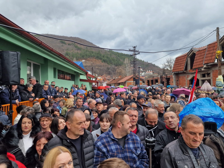 OVDE MORAMO DA ULOŽIMO OGROMAN NOVAC Vučić: U Srbiji je teško pronaći lepše mesto od Vlasine (FOTO/VIDEO)