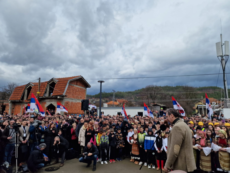 OVDE MORAMO DA ULOŽIMO OGROMAN NOVAC Vučić: U Srbiji je teško pronaći lepše mesto od Vlasine (FOTO/VIDEO)