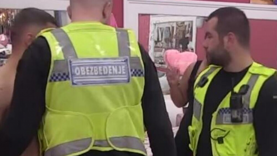 "GRČI TI SE VILICA I DLANOVI" Zadrugaru pala roletna, ne može više da se kontroliše, sledi haos!