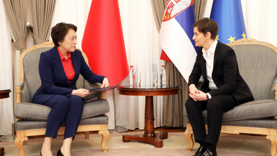 RAD NA ZAJEDNIČKIM PROJEKTIMA Premijerka Brnabić razgovarala sa ambasadorkom Kine