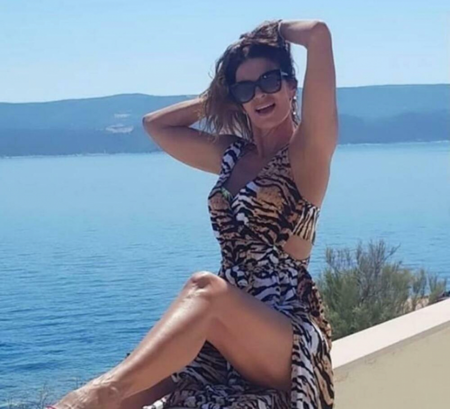 BILA JE MIS JUGOSLAVIJE, MUŠKARCI SU OTKIDALI ZA NJOM  Poznata je po burnom emotivnom životu, odjednom nestala, a evo kako danas izgleda Ana Sašo! (FOTO)