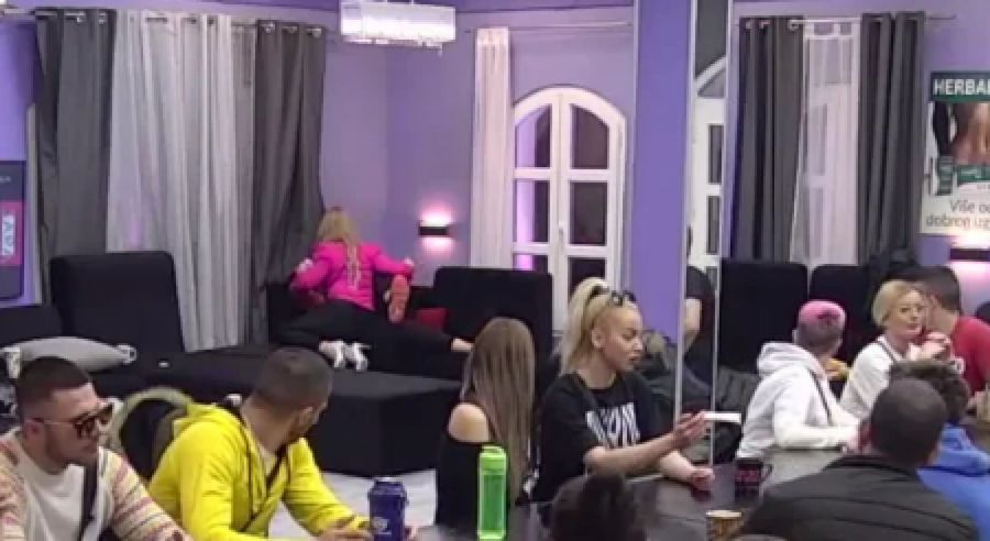 NE DA MU MIRA Miljana odlučila da podseti Zolu svoju tamnu stranu, pa dobila prekor