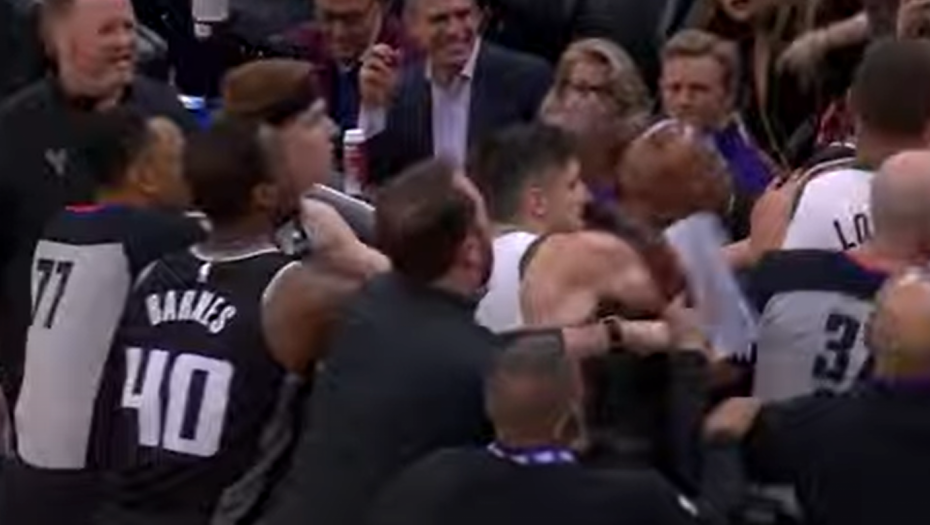 U NBA OPŠTA TUČA KAO NA DERBIJU Haos na sve strane, sevale pesnice (VIDEO)