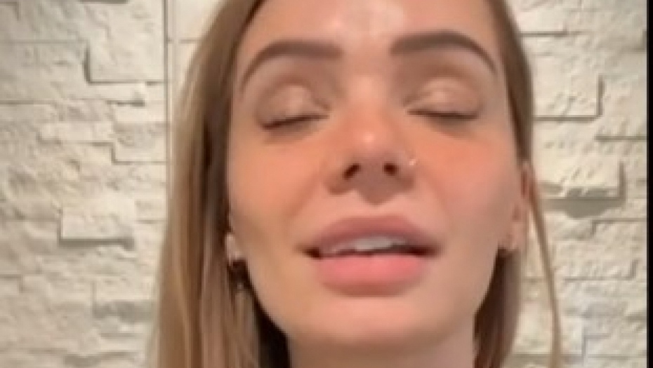 JEDETE LI DOK SE TUŠIRATE Ljudi "poludeli" za novim trendom kupanja, kažu dobro je za mozak