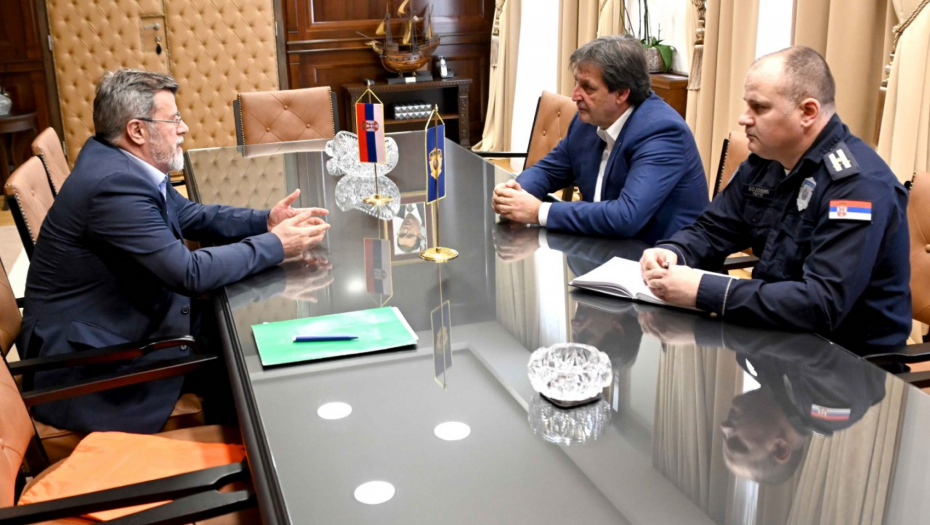 MINISTAR GAŠIĆ RAZGOVARAO SA MATIĆEM Jačanje zajedničke saradnje u cilju efikasnijeg rešavanja slučajeva ugrožavanja bezbednosti novinara