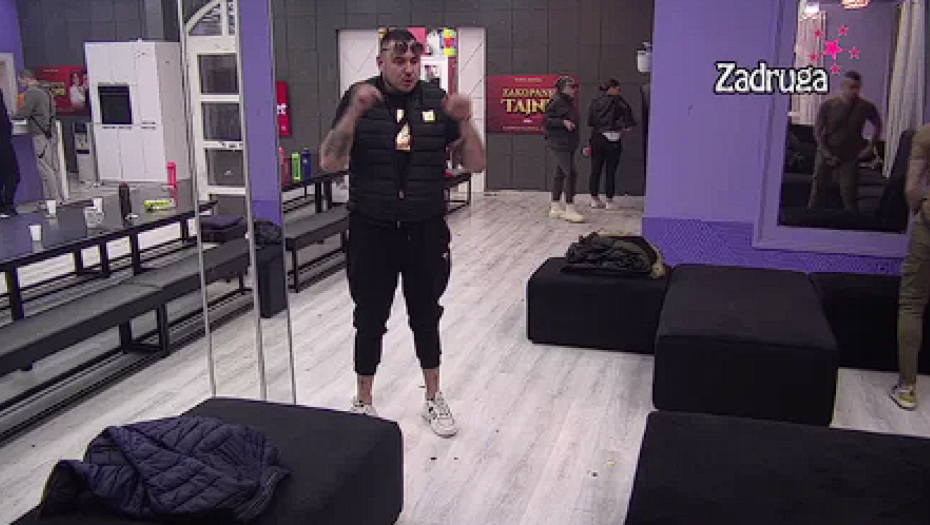 MORA DA BUDE ONAKO KAKO ON KAŽE Car gori od besa zbog Majinog ponašanja, pa odmah krenuo na nju