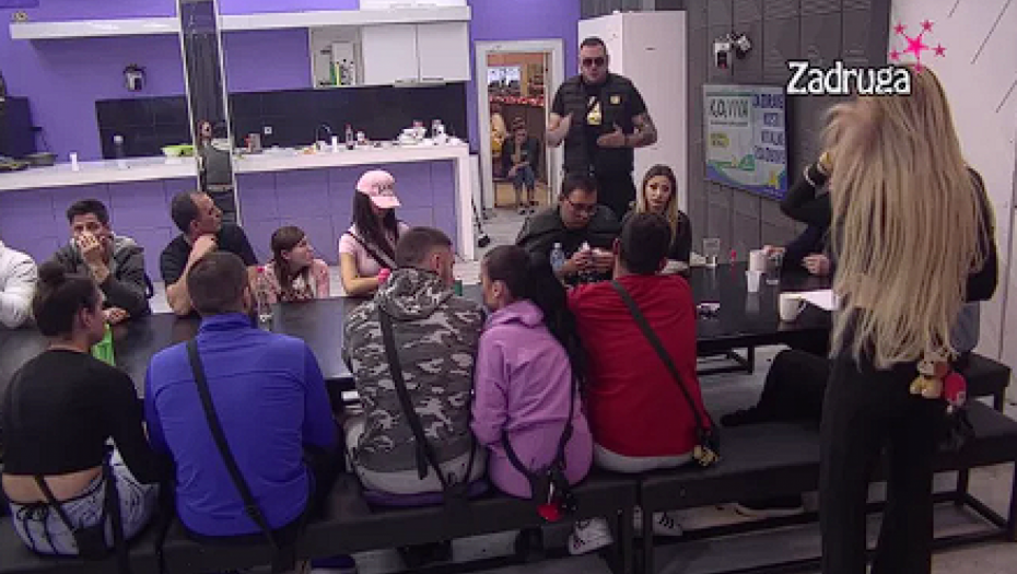 CAR UDARIO NA ALEKS Filip ne može da oprosti Nikolićevoj druženje sa Mićom, ona skočila kao oparena, pa u celu svađu uvukla i majku