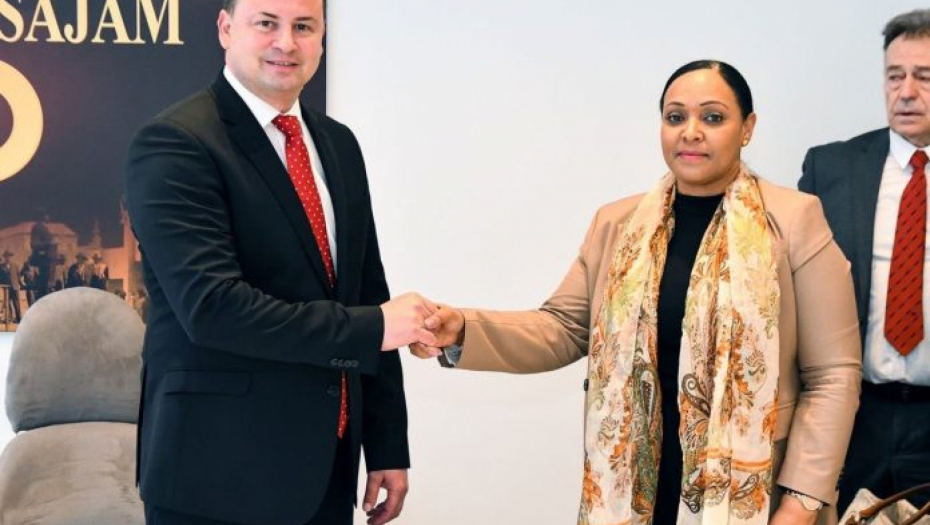 Direktor Novosadskog sajma Slobodan Cvetković na sastanku s predstavnicima Angole pozvao kompanije ove afričke zemlje da izlažu na Međunarodnom poljoprivrednom sajmu