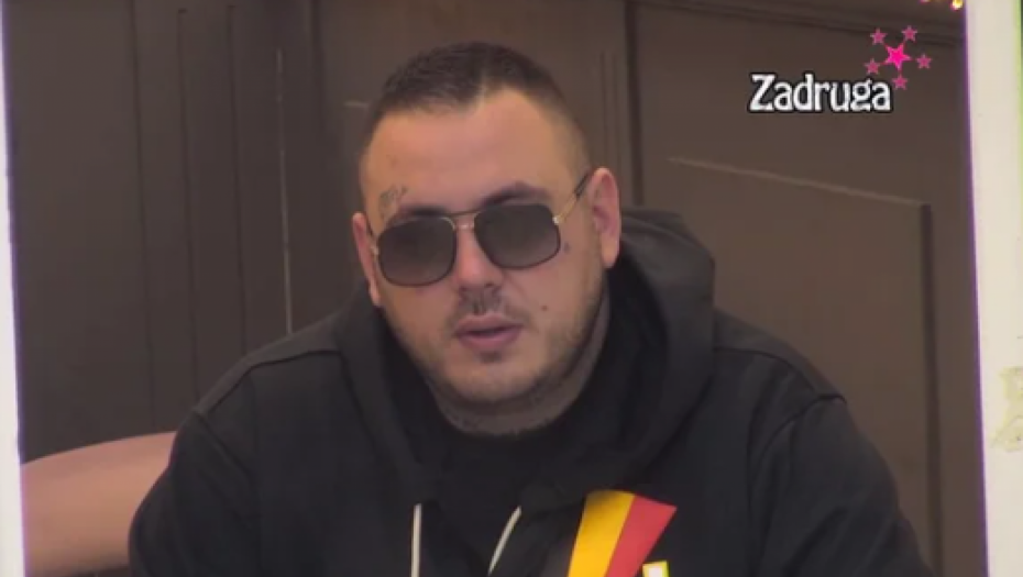 SKANDALOZNO IZDANJE Filip Car na Uskršnjem fotografisanju zaprepastio sve svojim stajlingom, svi komentarišu samo jednu stvar!