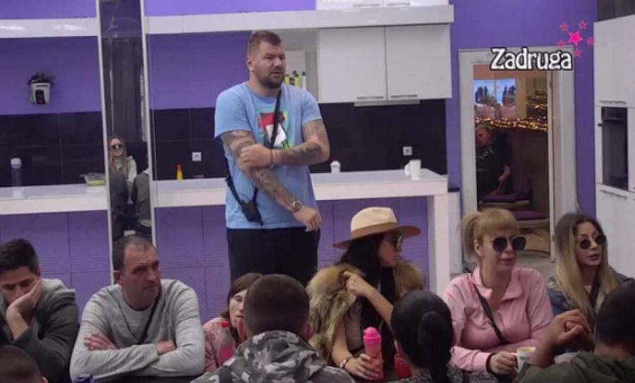 FILIP IZGOREO ZBOG JANJUŠA PA SE NEMILOSRDNO OBRUŠIO NA ALEKSANDRU Zaurlao iz sveg glasa, Nikolićeva mu zadala šok udarac!