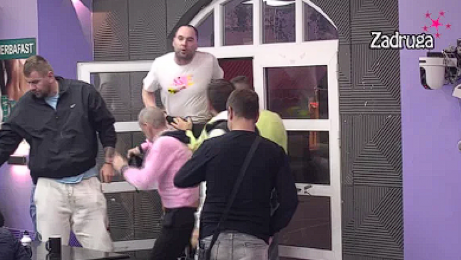 SLAVNIĆ KAO RAZJARENI BIK Zvezdan zarežao na Anu, uputio najgore uvrede, pa krenuo da viče i skače po imanju (VIDEO)