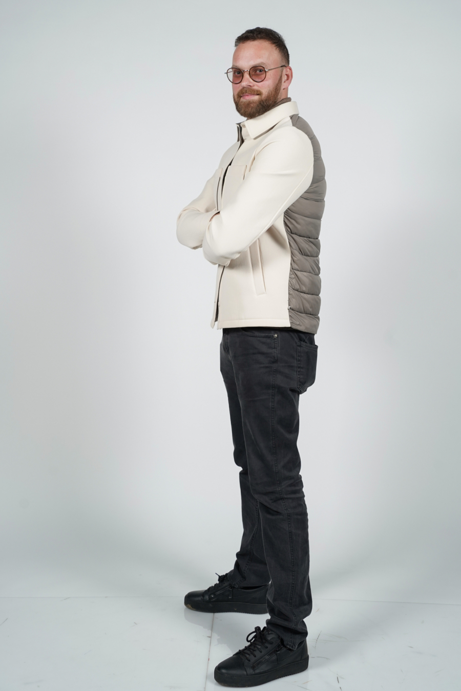 PEVAČU NA NASTUPU GOST ODGRIZAO UVO! Doživeo traumu, završili na sudu, nasilnik šokirao sve priznanjem