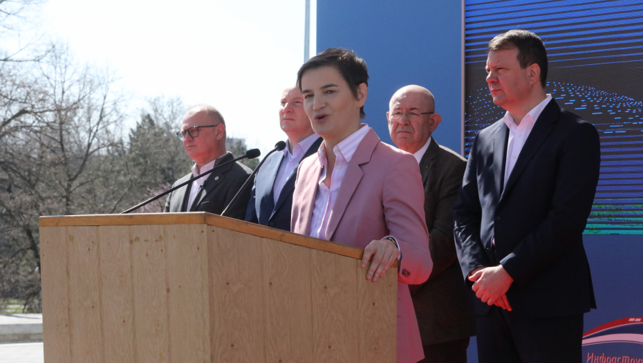 OVO JE PREKRETNICA U RAZVOJU SRBIJE Brnabić: Velike stvari su pred nama ako sačuvamo mir (FOTO)