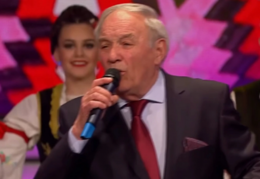 I KAMEN BI ZAPLAKAO! Tragična životna priča našeg pevača Jedan sin mu je umro, a drugi boluje od šizofrenije, izgubio ženu na rukama!